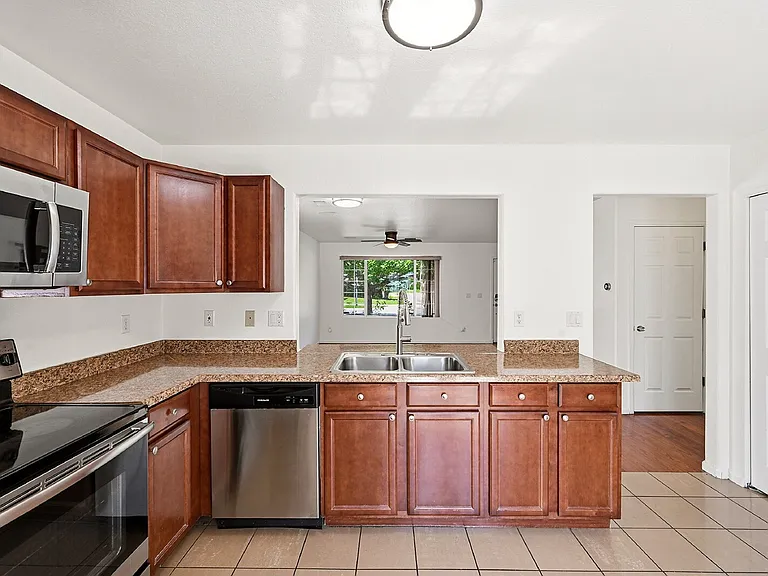4405 Argonne St — Photo 8
