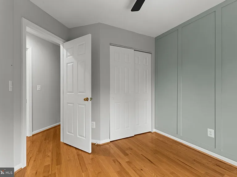 106 Hackley Ct — Photo 18