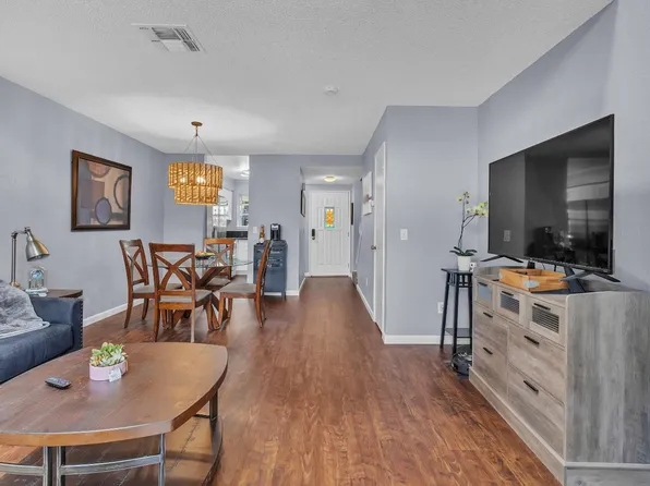 5632 Hamilton St APT 71, Sacramento, CA 95842