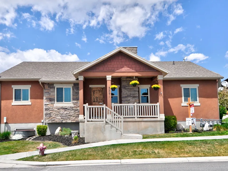 3891 E Cunninghill Dr