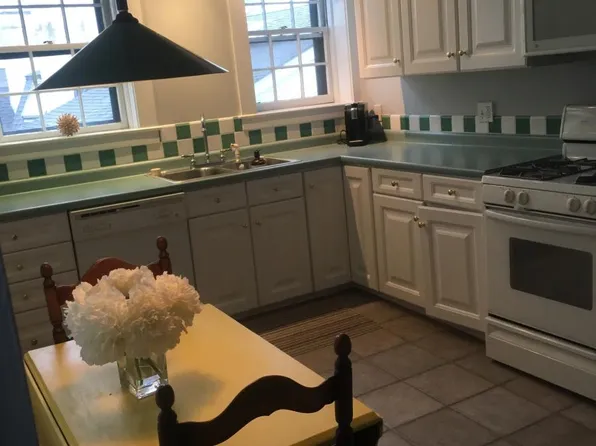 84 Washington St #2, Marblehead, MA 01945