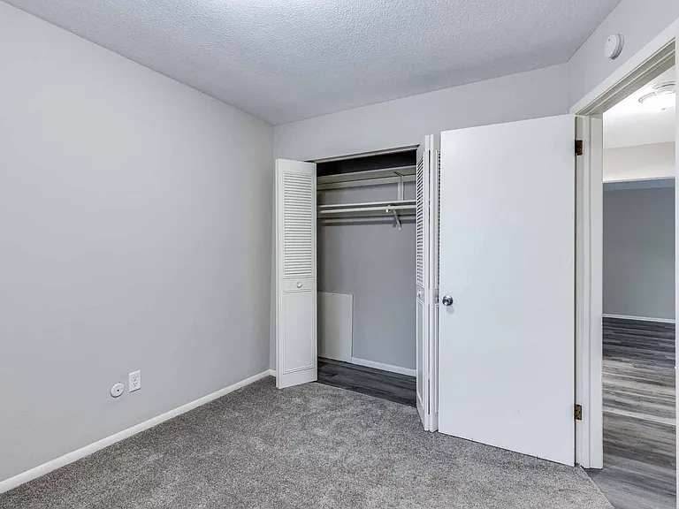 Priscilla Standish Apartments — Photo 36