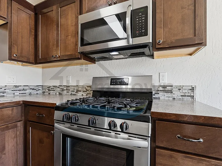 1622 E 3rd Ave — Photo 11