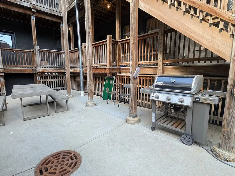 2852 N Seminary Ave #2 — Photo 19