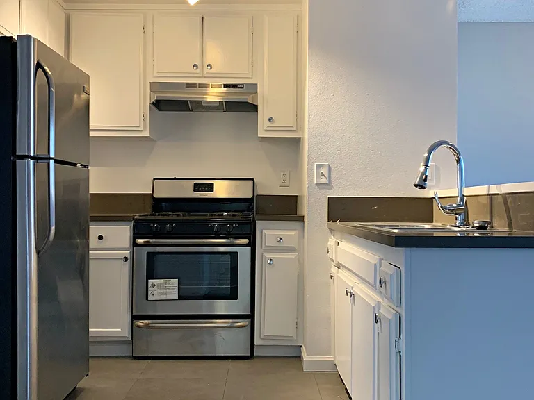 5011-5015 Monte Vista St #301 — Photo 6