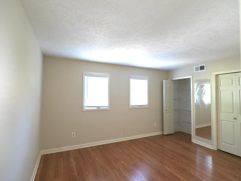 321 Crescent Spring Dr — Photo 9