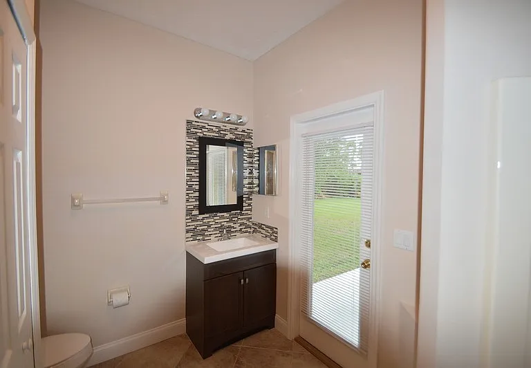 12 Lamar Ln — Photo 22