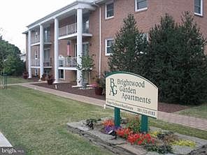 1st image of 103 N Edgewood Dr APT 1