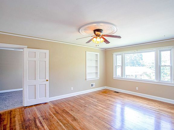 3rd image of 22 Templewood Dr