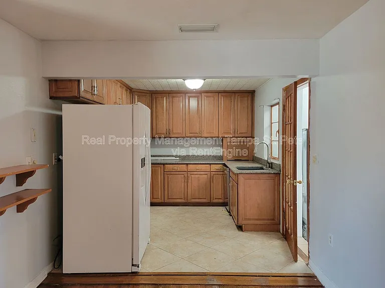 4311 S Thatcher Ave — Photo 9