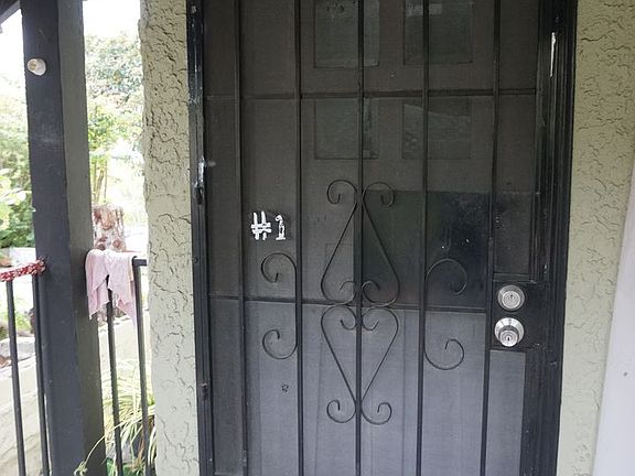 2nd image of 3940 Dobinson St