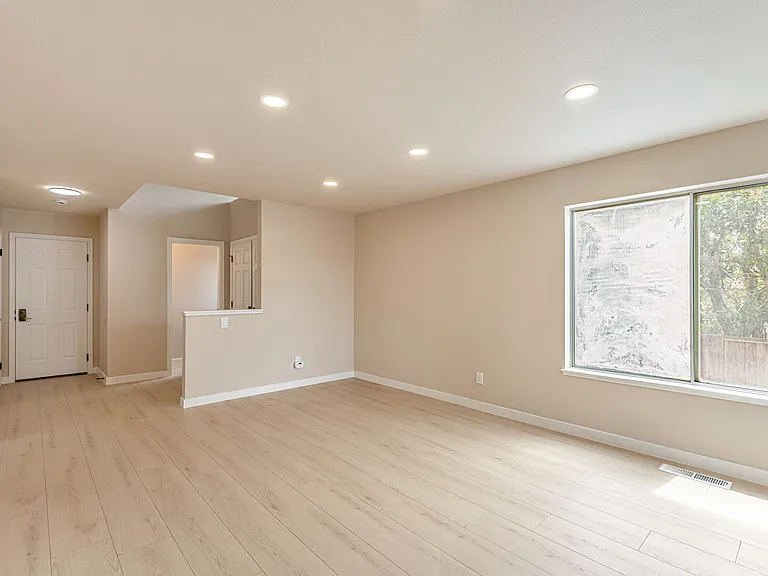 19723 Redwood Rd — Photo 26