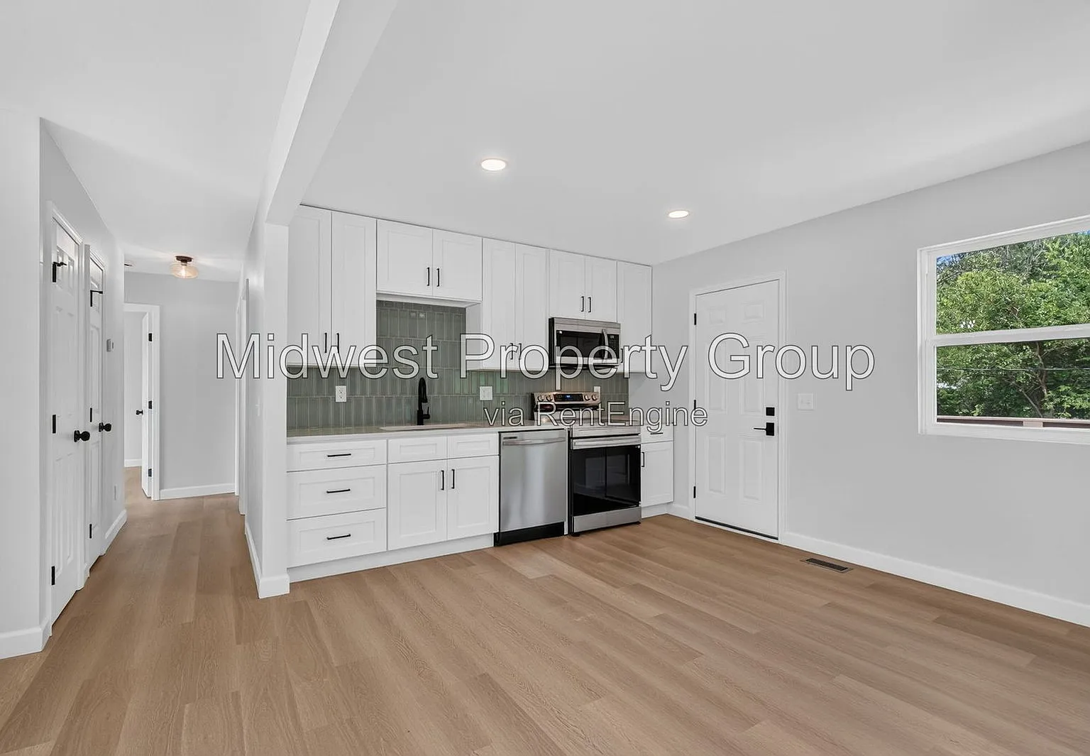 4 bed, 3.0 bath, 1844 sqft, $2,695 — Photo 3