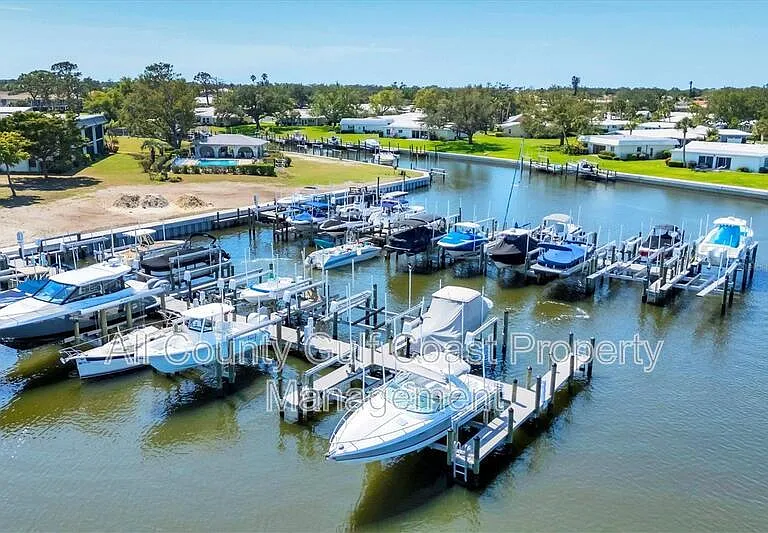 325 Englewood Isles Pkwy — Photo 15