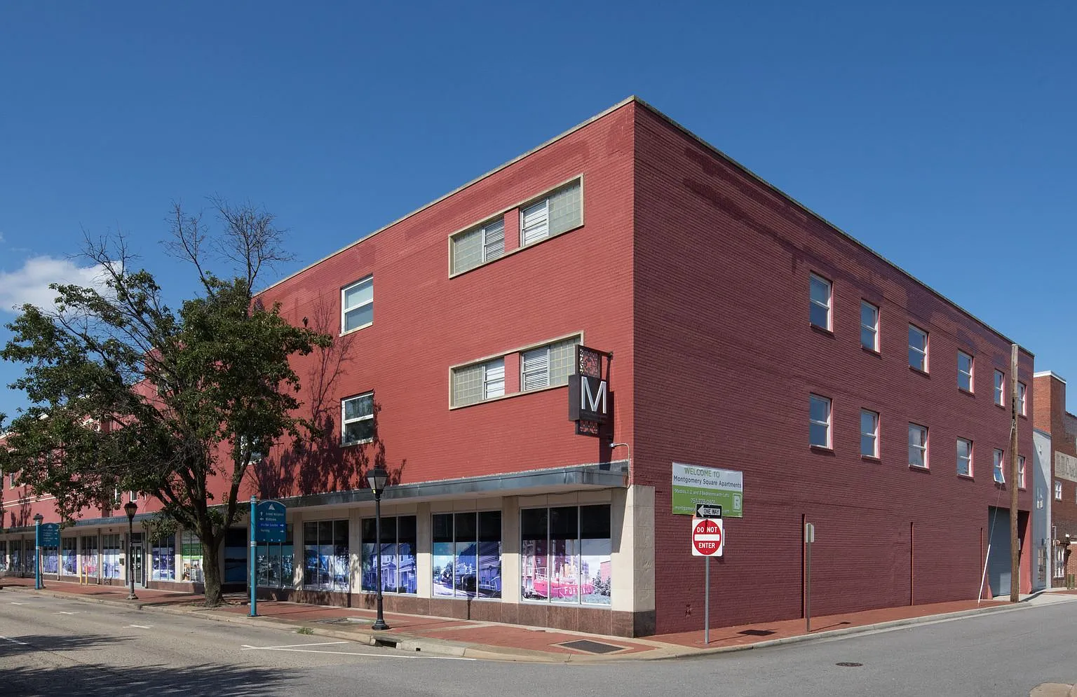 Montgomery Square Apartments — Photo 4