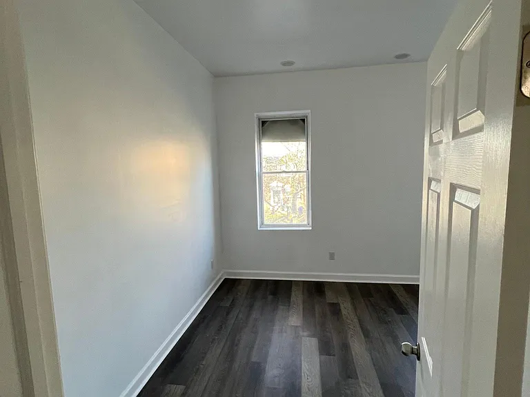 1225 N 54th St #2 — Photo 4