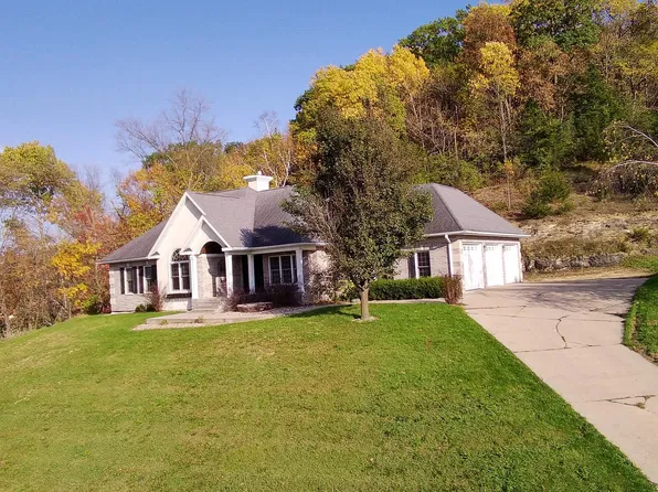 1910 Crestwood Dr, Plain, WI 53577