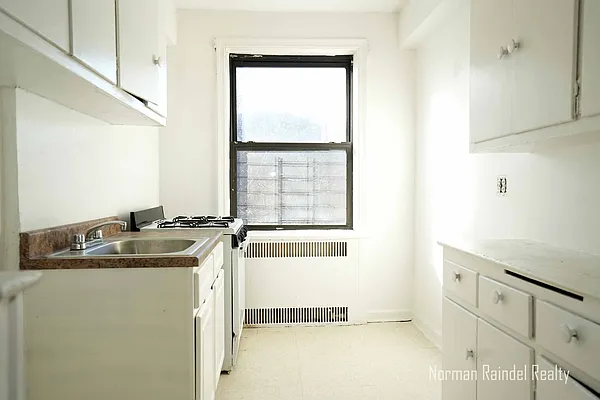 Rented by Norman Raindel, LREB | media 16