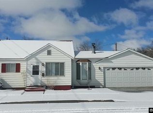 614 4th St, Rawlins, WY 82301