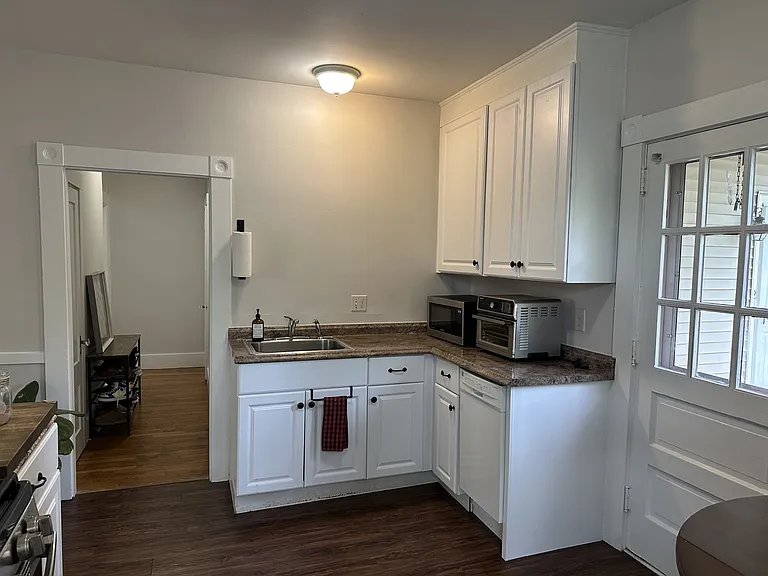 145 Sylvan St #1 — Photo 3