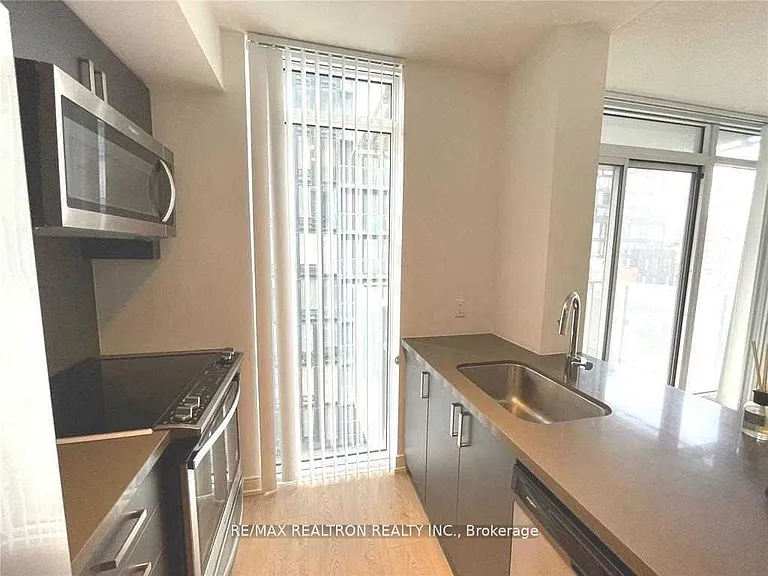 50 Wellesley St E #1111 — Photo 9