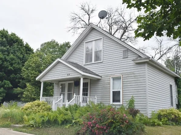 514 7th St SW, Oelwein, IA 50662