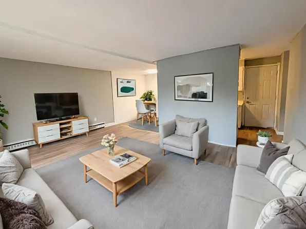 27 Main St #2, Saint Catharines, ON L2N 4T6