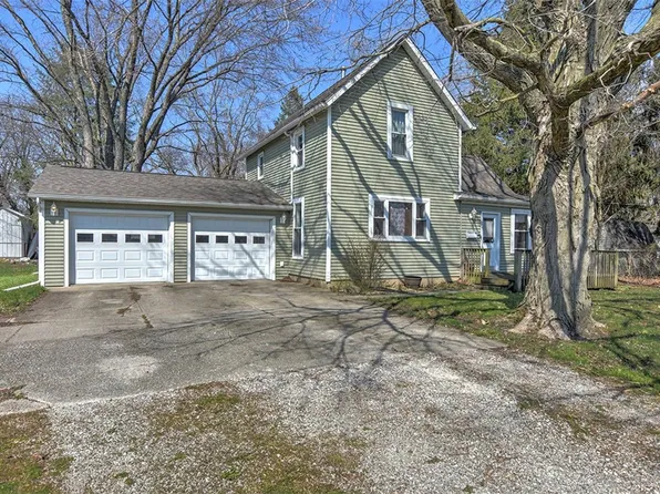 364 W Roosevelt Rd, Bement, IL 61813