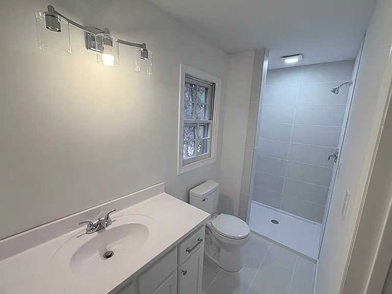 214 Roxie Dr #2250.00 — Photo 9