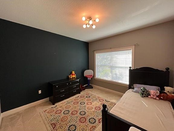 3rd image of 13 High Meadows Cir