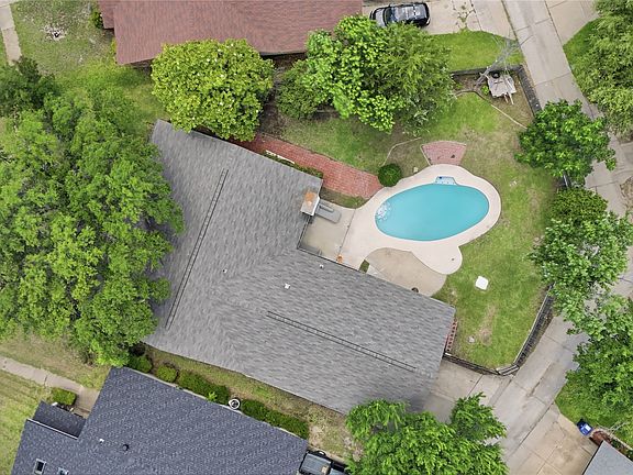 3rd image of 3517 Knoll Point Dr