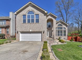 7048 Red Apple Rd, Antioch, TN 37013