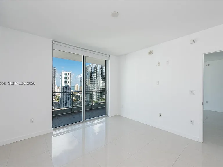 92 SW 3rd St #2812 — Photo 10