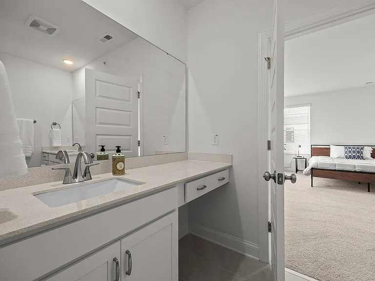 1233 S Blount St #201 — Photo 21