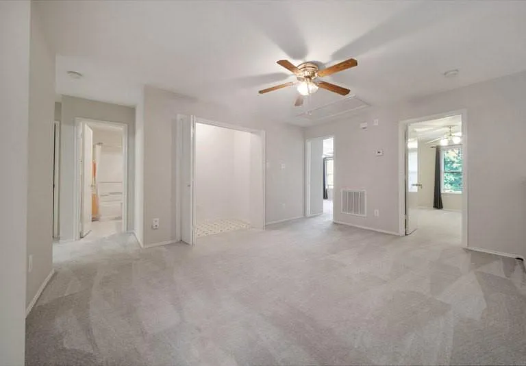 8016 Golf Green Cir — Photo 11