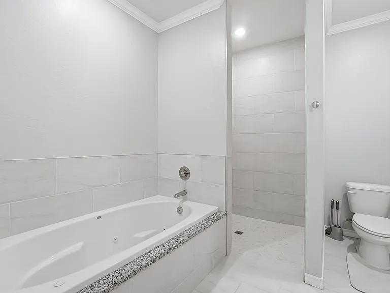 4254 Mesa Dr — Photo 24