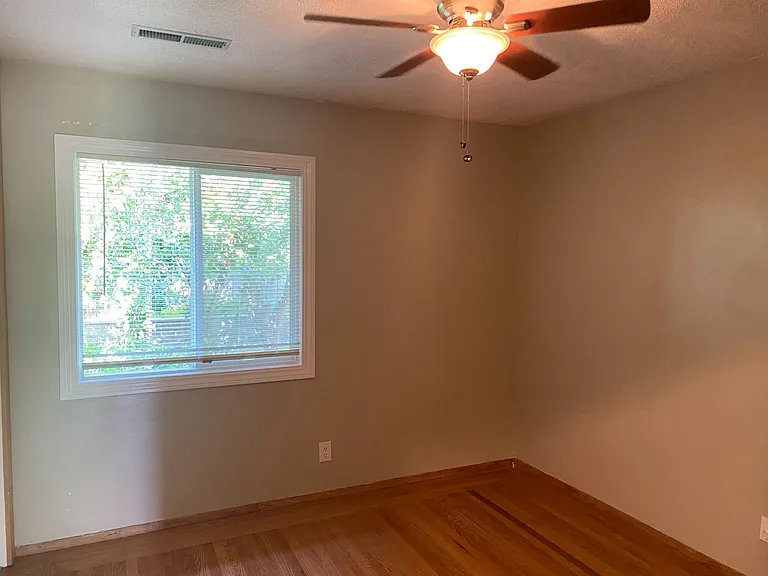 26131 Coleman Ave — Photo 15