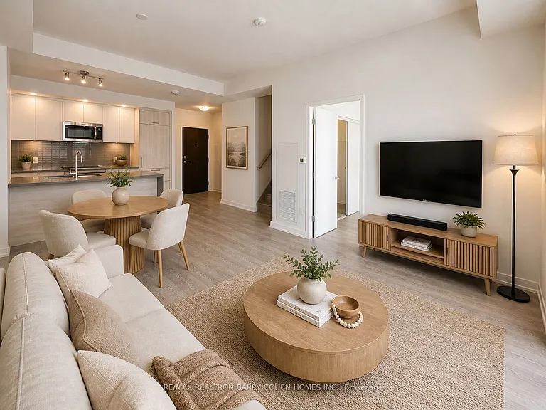 8868 Yonge St #Townhouse 103 — Photo 3
