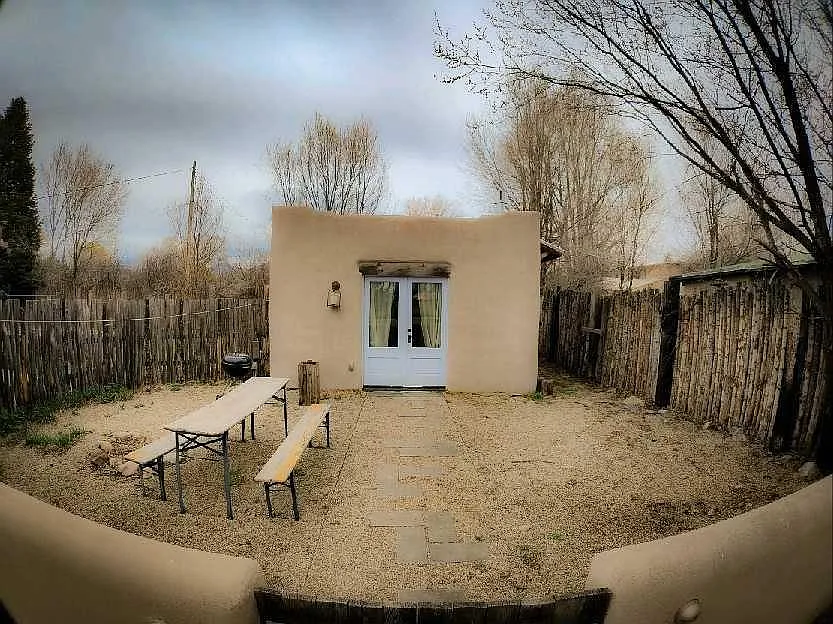 Studio, 400 sqft, $1,250 — Photo 3