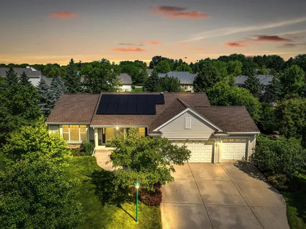 722 Bass DRIVE, Waterford, WI 53185