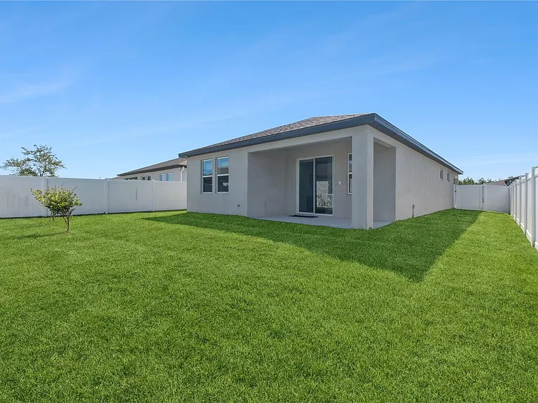 2824 Neverland Dr — Photo 5