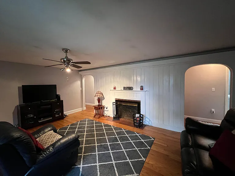 162 Gifford Ave #1 — Photo 5