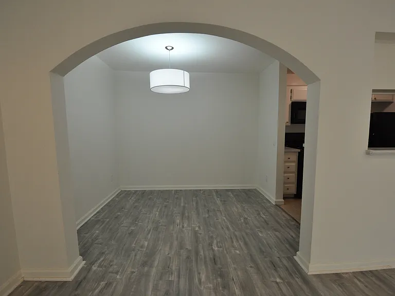 11035 Otsego St — Photo 21