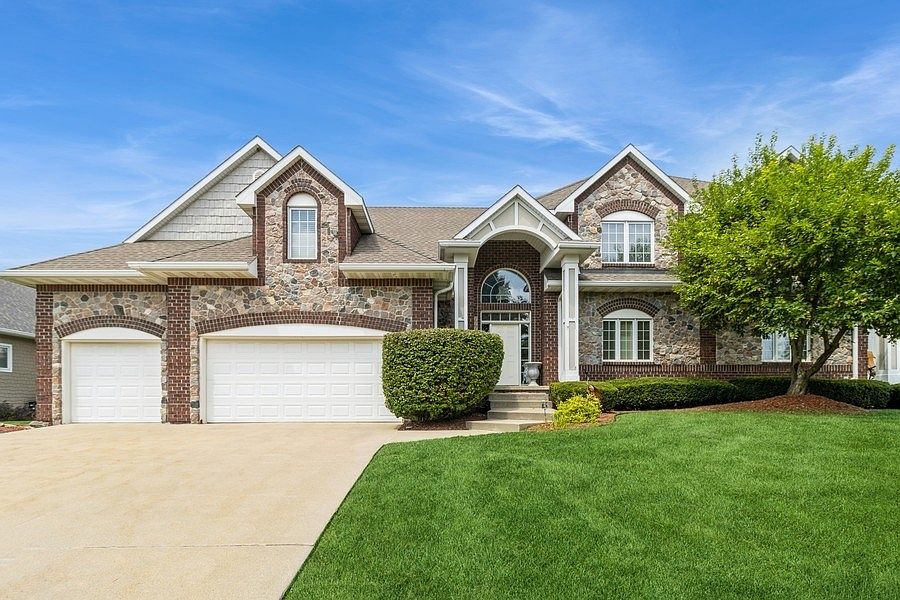 1st image of 1113 Glen Oaks Dr