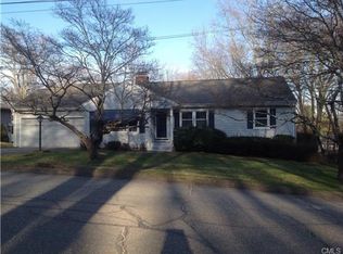 61 Valley View Rd, Trumbull, CT 06611