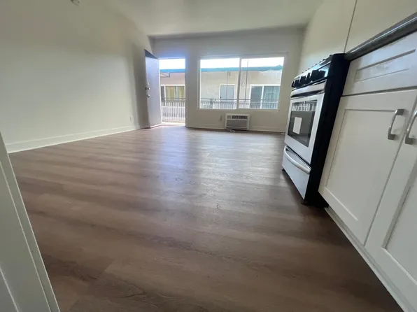 9023 Orion Ave #Y23, North Hills, CA 91343