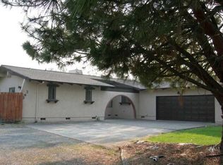 343 Grandview Ln, Grants Pass, OR 97527