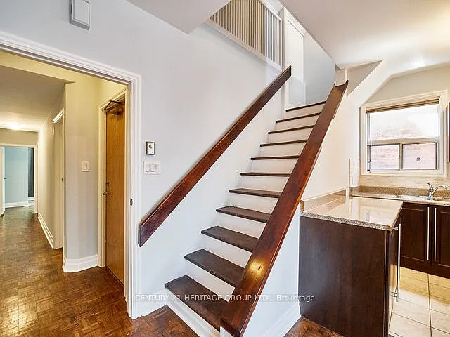 1007 Bathurst St #3 — Photo 18