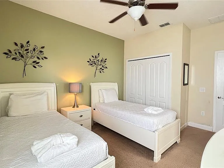 2353 Victoria Dr — Photo 17