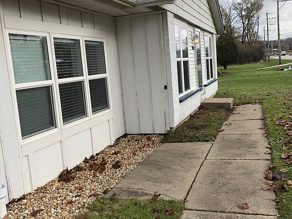 Front Walkway - Exterior